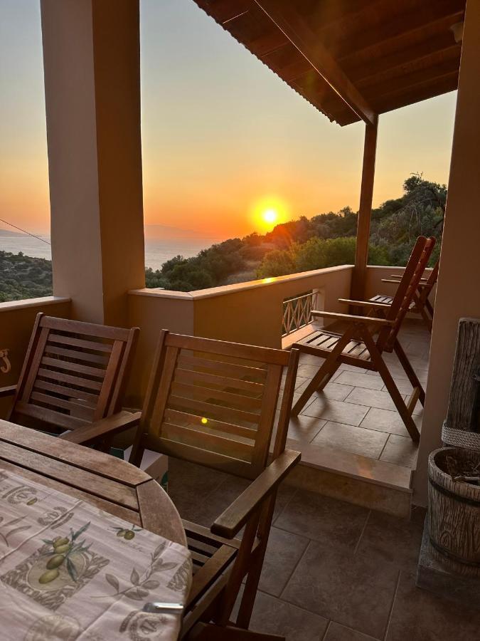 Gavrilis Apartments Nenita Екстер'єр фото